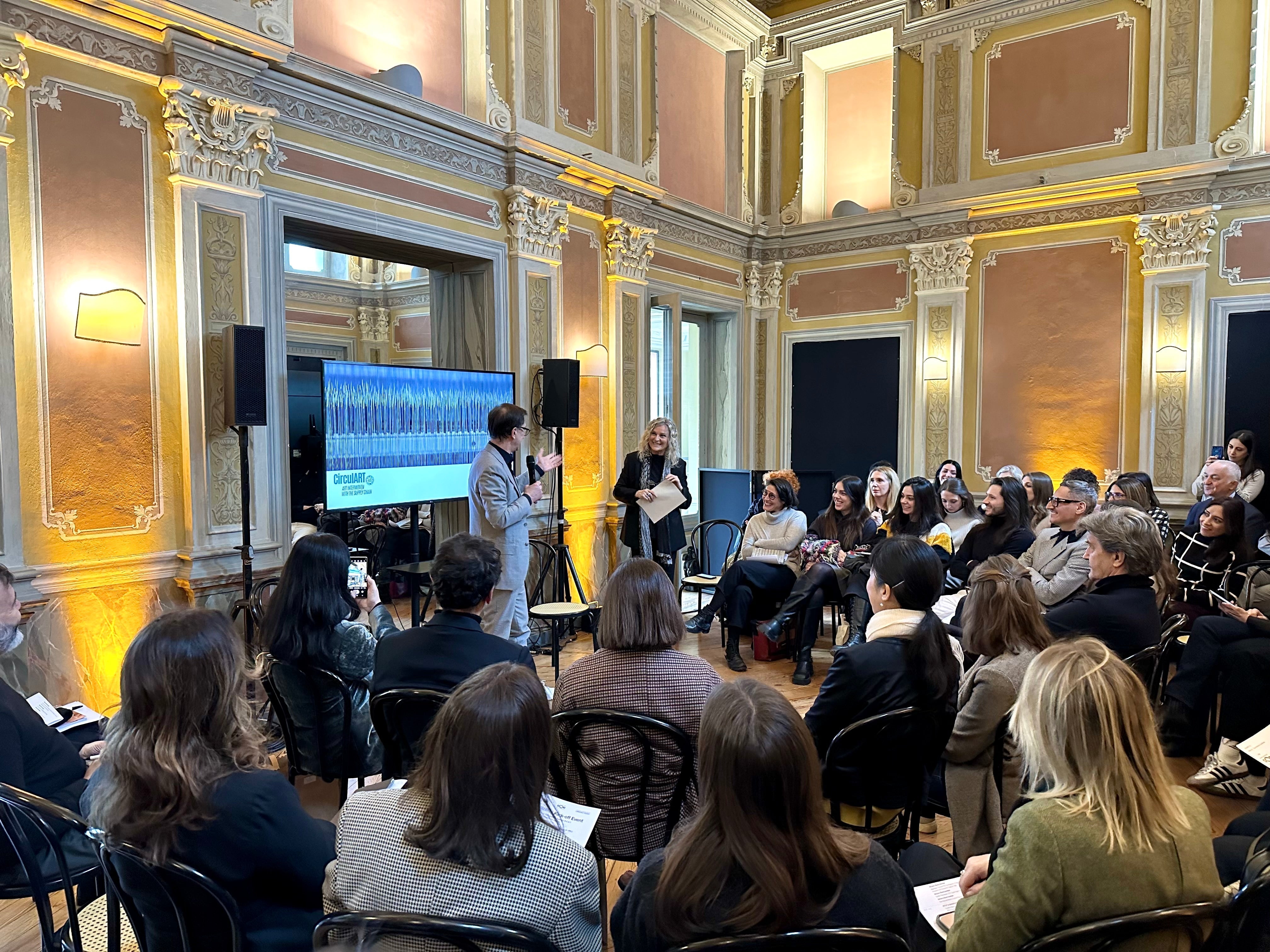 KUNST ALS KATALYSATOR FÜR KREISFÖRMIGE MODE