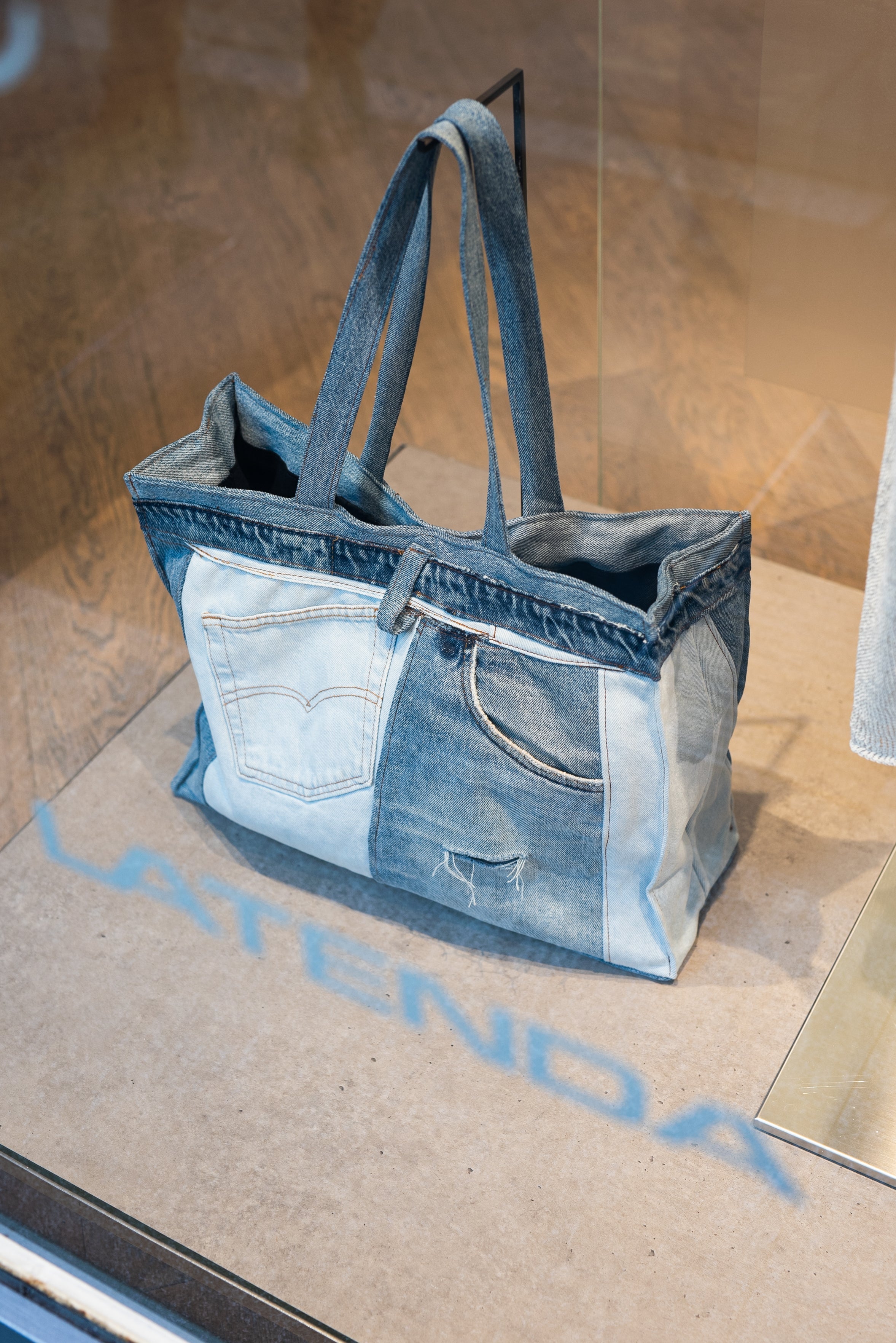 N°94: The craftsmanship of the future is digital and circular: Regenesi's Open Digital Upcycling Lab between talking and doing sustainability