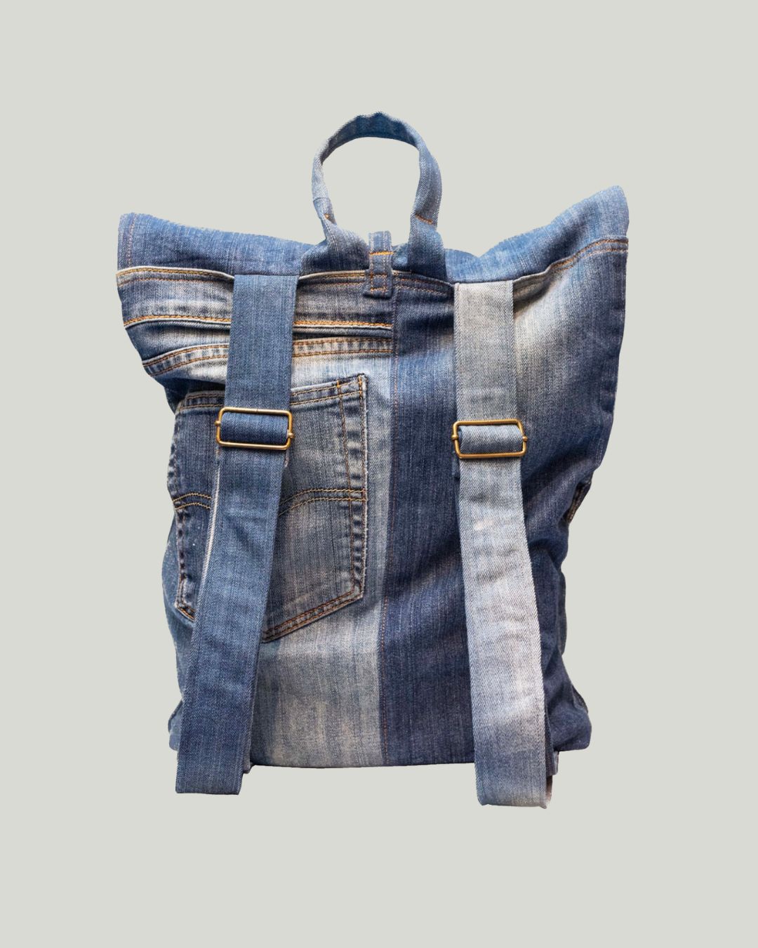REGENERATE YOUR JEANS ROLL-UP-RUCKSACK AUS DENIM