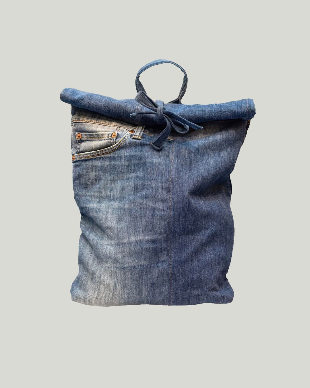 REGENERATE YOUR JEANS ROLL-UP-RUCKSACK AUS DENIM
